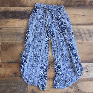 Flowy pants - looks like a skirt!✨